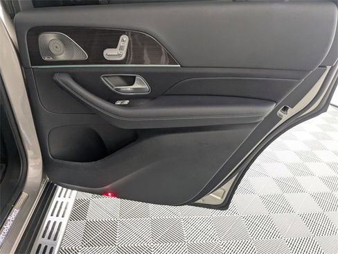 Used 2022 Mercedes-Benz GLS 450 4MATIC image 34