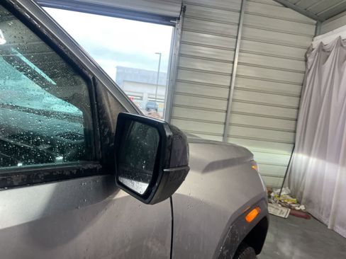 Used 2023 GMC Canyon Elevation image 13