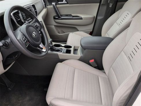 Used 2018 Kia Sportage LX image 12