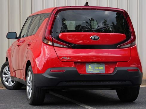 Used 2020 Kia Soul LX FWD image 5