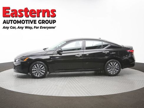 Used 2023 Nissan Altima 2.5 SV w/ SV Premium Package AWD/4WD image 60