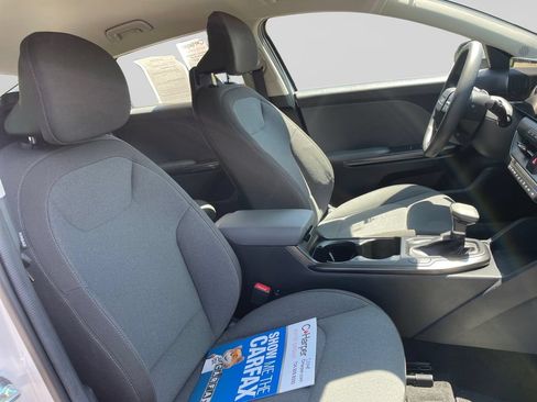 Used 2025 Kia K4 FWD image 11