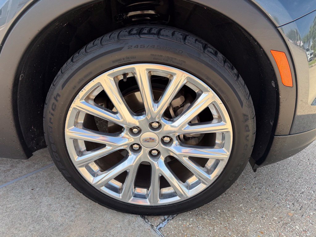 Used 2019 Cadillac XT4 Premium Luxury w/ LPO, Radiant Package FWD image 9