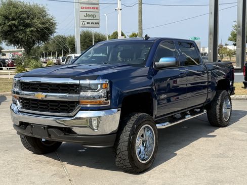 Used 2017 Chevrolet Silverado 1500 LT w/ Texas Edition AWD/4WD image 9