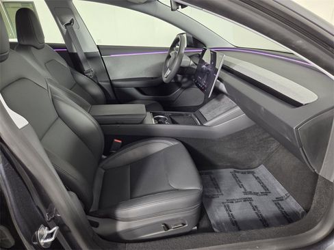 Used 2025 Tesla Model 3 Long Range image 32