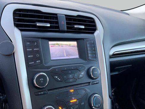 Used 2016 Ford Fusion SE w/ Equipment Group 202A FWD image 26