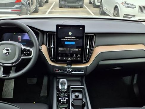New 2026 Volvo XC60 B5 Plus w/ Protection Package Premier image 20