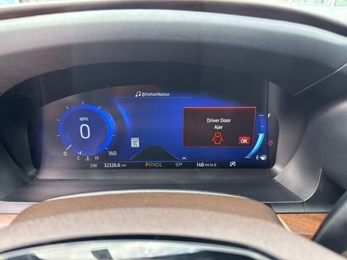 Used 2022 Ford Explorer King Ranch w/ Premium Technology Package image 27