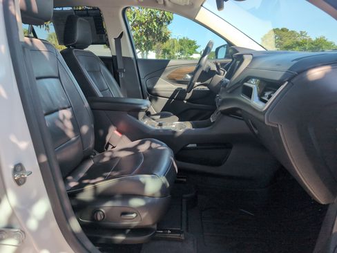 Used 2020 GMC Terrain Denali w/ Denali Premium Package FWD image 32