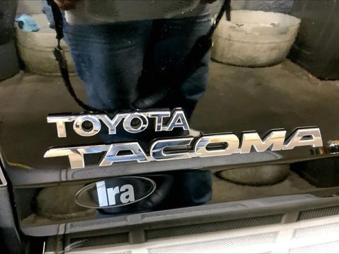 Used 2015 Toyota Tacoma 4x4 Double Cab w/ TRD Off-Road Package image 31