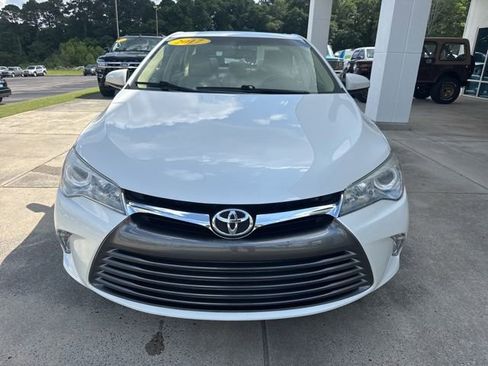 Used 2017 Toyota Camry XLE w/ Moonroof Package FWD image 2