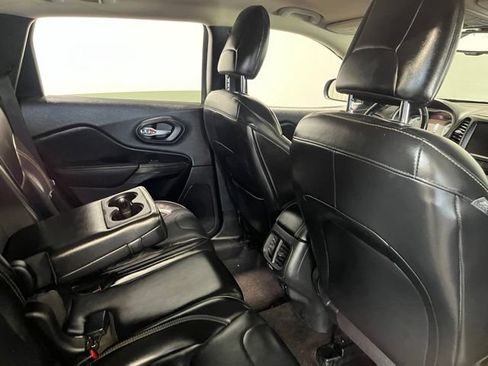 Used 2017 Jeep Cherokee Limited FWD image 14