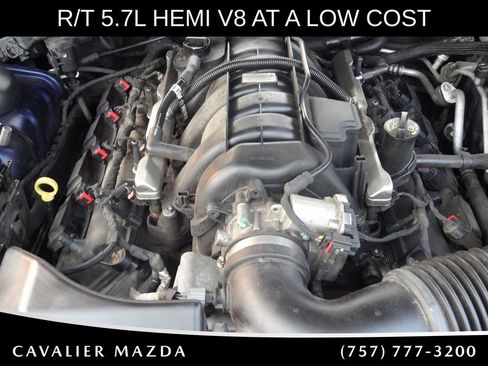 Used 2013 Dodge Challenger R/T RWD image 29