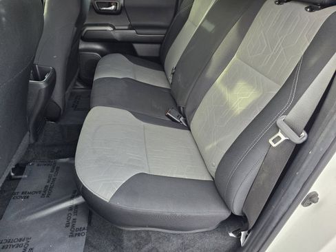 Certified 2023 Toyota Tacoma TRD Off-Road image 31