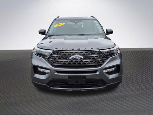 Certified 2023 Ford Explorer XLT w/ Equipment Group 202A AWD/4WD image 3