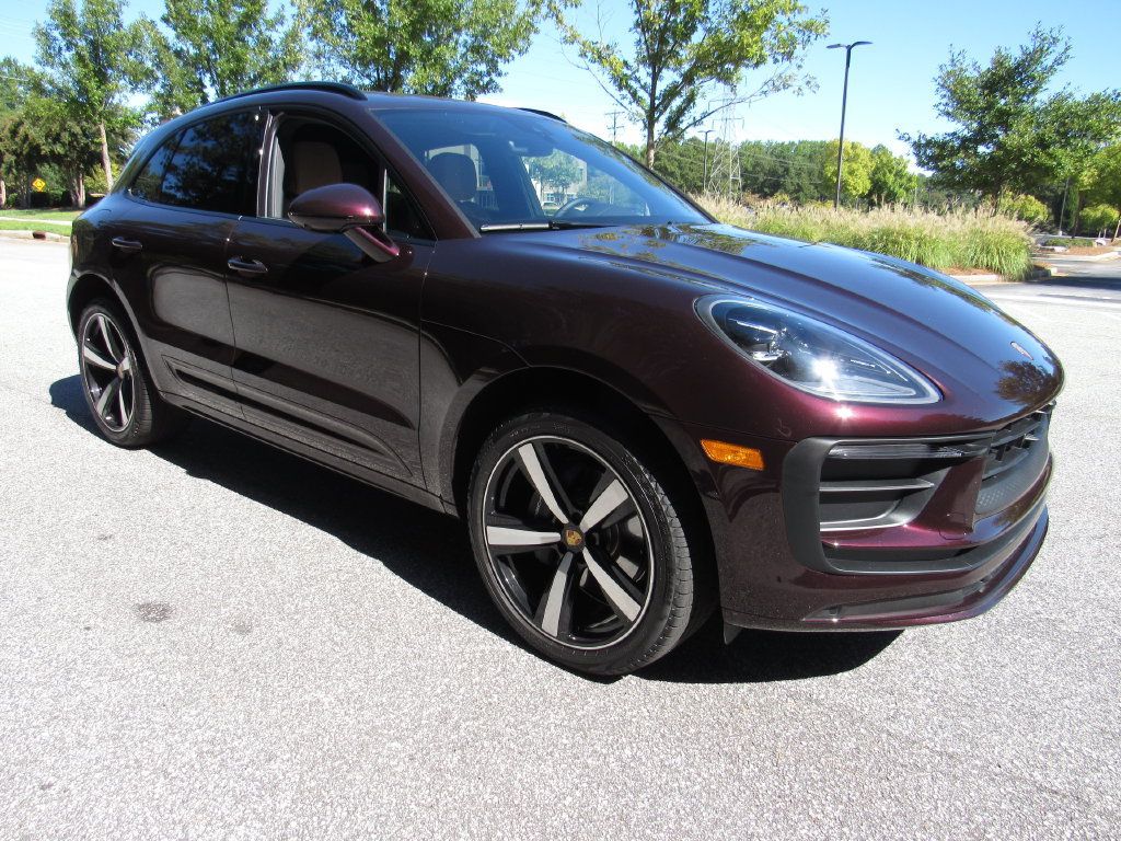 Certified 2026 Porsche Macan AWD/4WD image 9