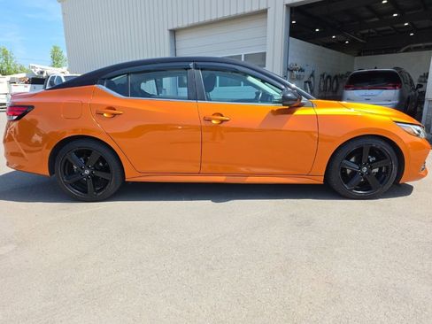 Used 2021 Nissan Sentra SR w/ SR Premium Package image 4