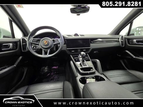Used 2022 Porsche Cayenne image 18