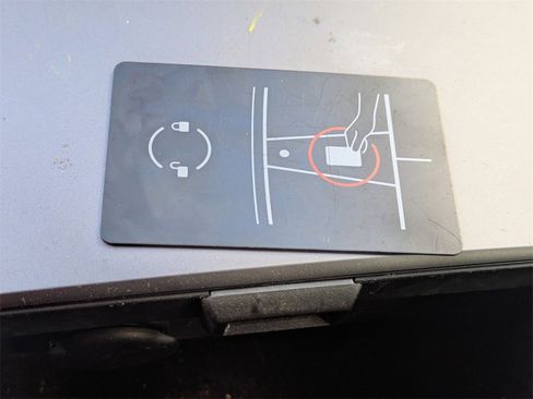 Used 2021 Tesla Model 3 Standard Range Plus image 26