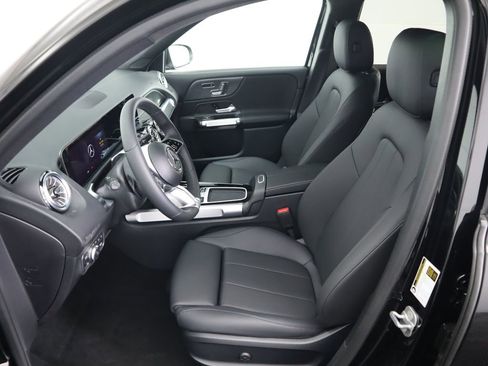 Certified 2025 Mercedes-Benz GLB 250 image 20