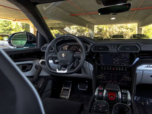 Used 2024 Lamborghini Urus S AWD/4WD image 47