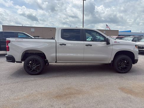 New 2026 Chevrolet Silverado 1500 Custom Trail Boss AWD/4WD image 7