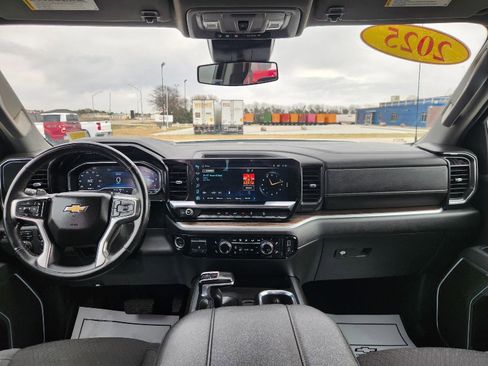 Used 2025 Chevrolet Silverado 1500 LT image 24