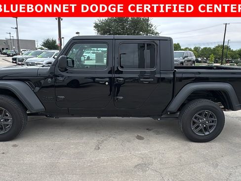 Used 2025 Jeep Gladiator Sport AWD/4WD image 8