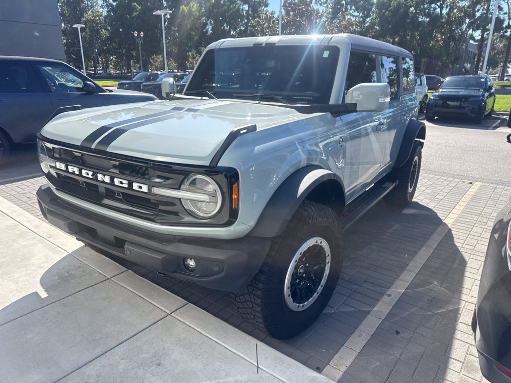 Used 2024 Ford Bronco Outer Banks w/ Sasquatch Package AWD/4WD image 1