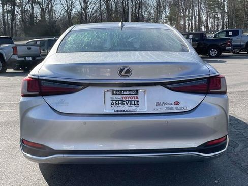 Used 2024 Lexus ES 250 w/ Premium Package image 4