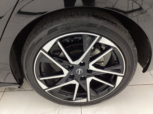 Used 2025 Nissan Sentra SR image 46