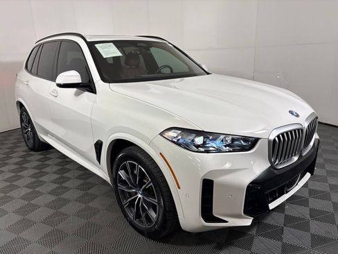Certified 2025 BMW X5 xDrive50e w/ M Sport Package AWD/4WD image 4