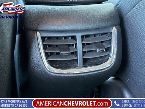 Used 2023 Chevrolet Malibu LT FWD image 16