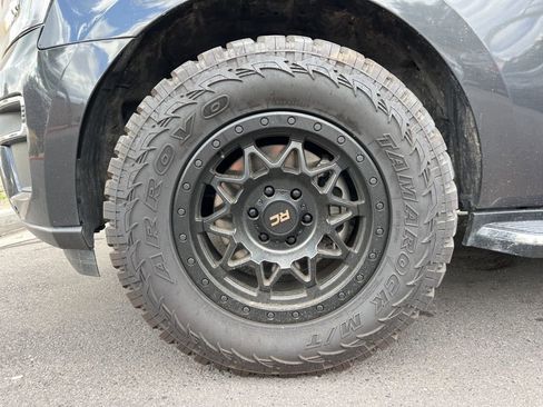 Used 2022 Ford Expedition Limited image 30