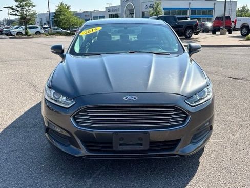 Used 2016 Ford Fusion SE FWD image 9