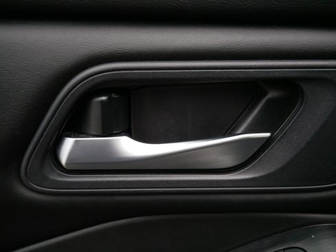 Used 2024 Nissan Rogue SV image 14