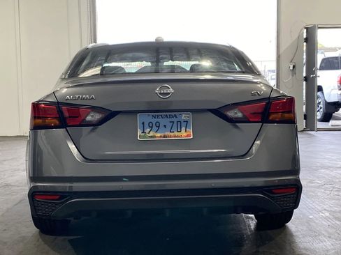 Used 2024 Nissan Altima 2.5 SV FWD image 3