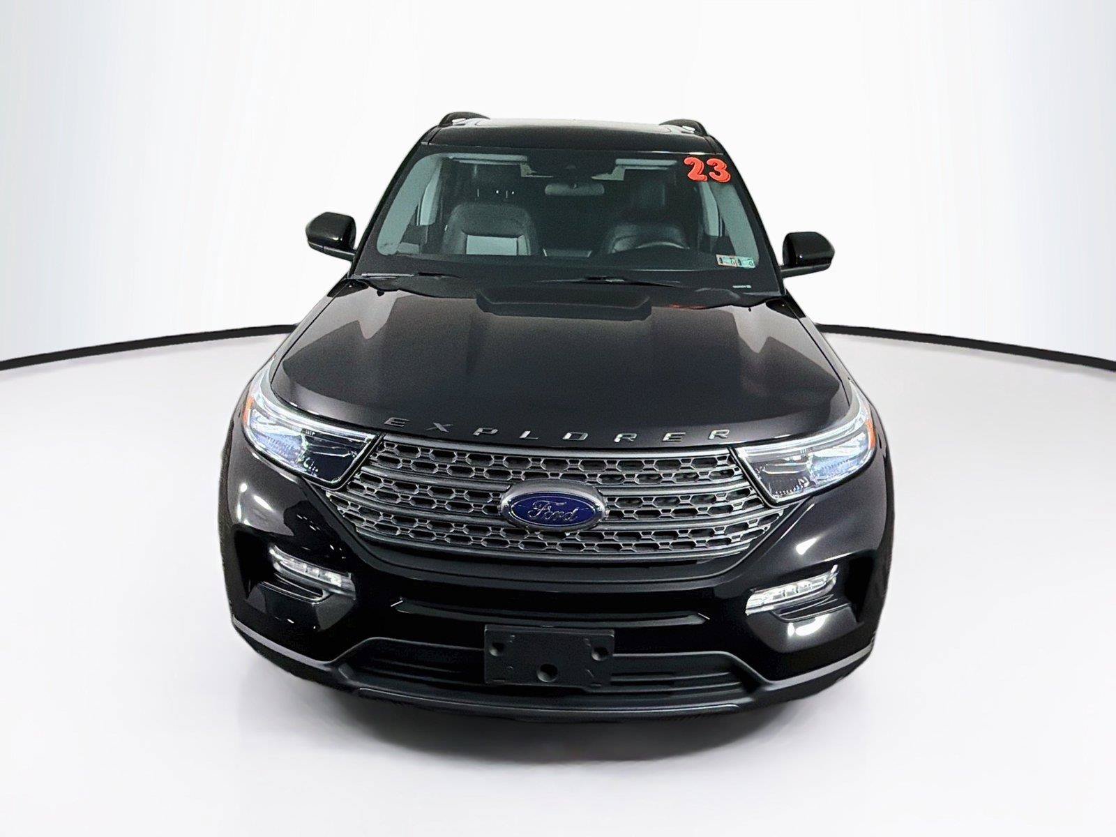 Used 2023 Ford Explorer XLT w/ Equipment Group 202A AWD/4WD image 13