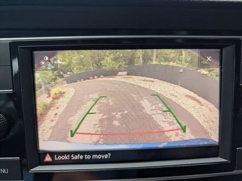 Used 2022 Volkswagen Jetta SE w/ Panoramic Sunroof Package FWD image 38