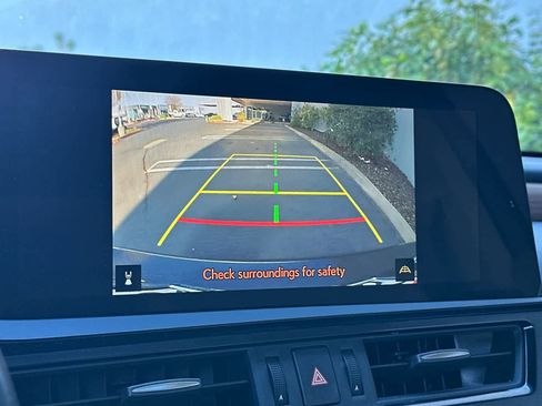 Used 2023 Lexus ES 300h w/ Premium Package image 20