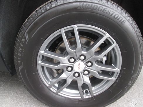 Certified 2025 GMC Acadia Elevation image 34