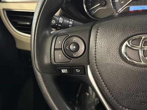 Used 2016 Toyota Corolla LE FWD image 29