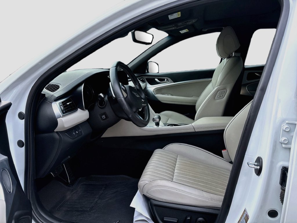 Used 2023 Genesis G70 2.0T w/ Sport Prestige Package RWD image 21