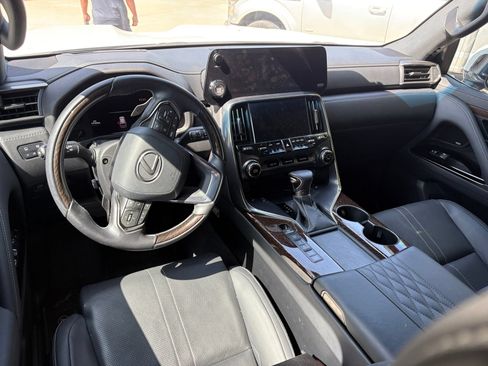 Used 2023 Lexus LX 600 4WD w/ Accessory Package (Z1) image 7