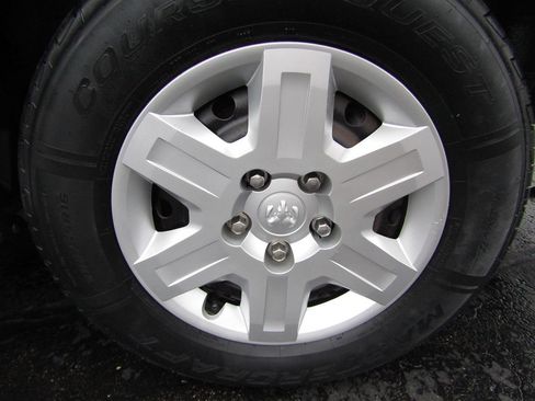 Used 2013 RAM C/V Tradesman FWD image 25
