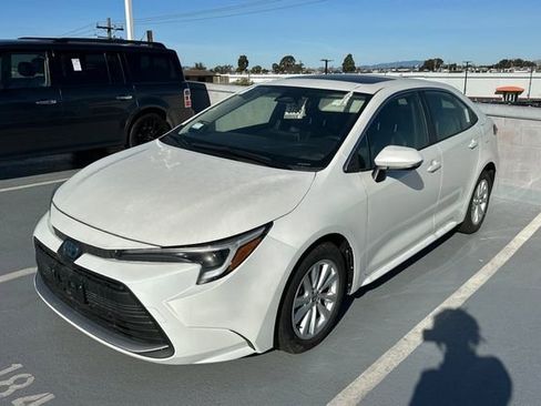 Used 2024 Toyota Corolla XLE image 2
