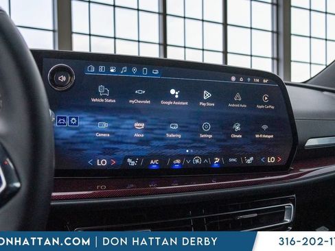Used 2025 Chevrolet Traverse Z71 AWD/4WD image 7