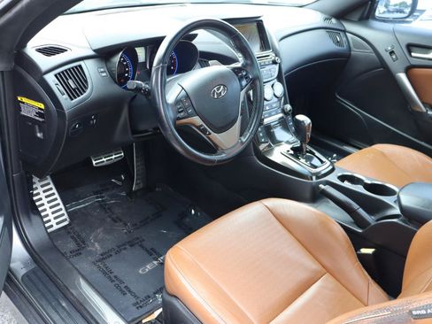 Used 2015 Hyundai Genesis 3.8 RWD image 13