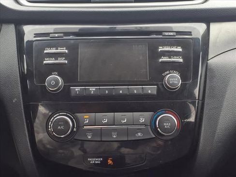 Used 2015 Nissan Rogue S AWD/4WD image 14