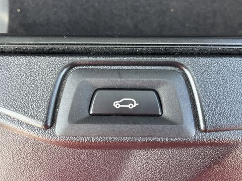 Used 2024 BMW X5 sDrive40i w/ Premium Package image 23